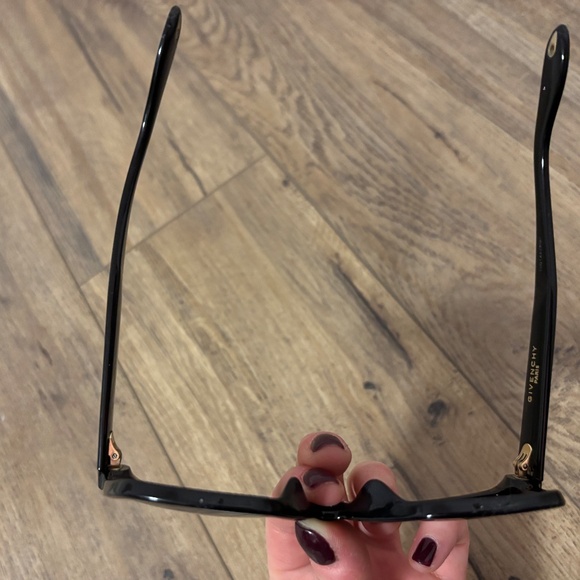 Givenchy Sunglasses - Picture 5 of 9